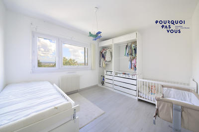 Appartement - 80 m² - 3 pièces