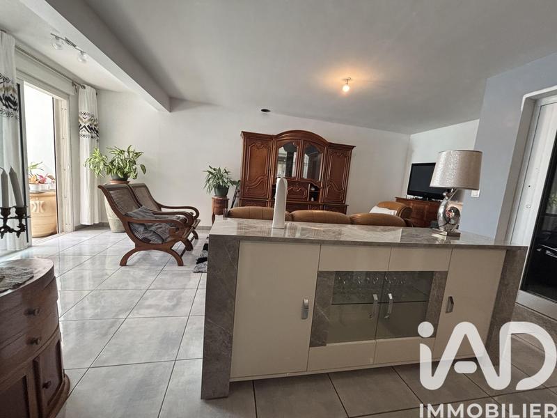 Maison - 369 m² - 13 pièces