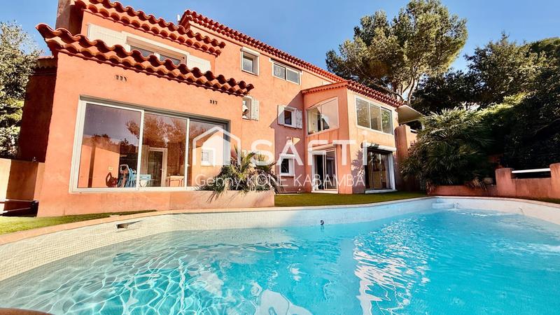 Maison - 171 m² - 7 pièces