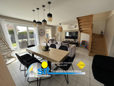 Maison - 104 m² - 4 pièces