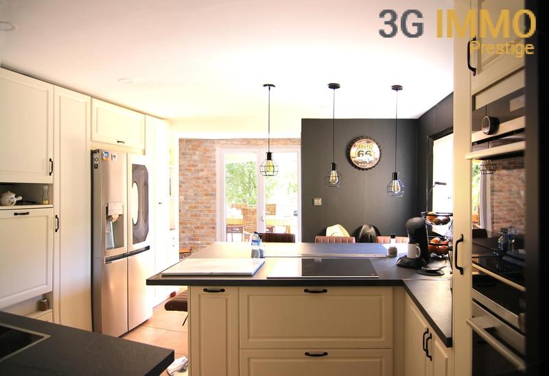 Villa - 180 m² - 8 pièces