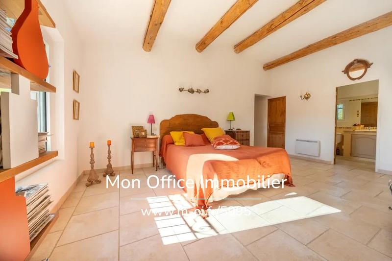 Maison - 224 m² - 7 pièces