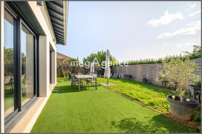 Maison - 163 m² - 6 pièces