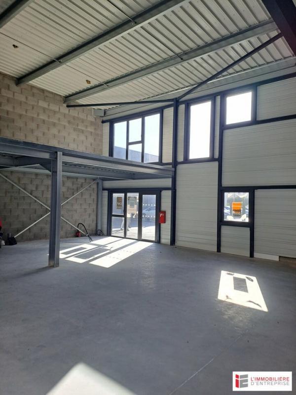 Local d'activité / Entrepôt - 387 m²