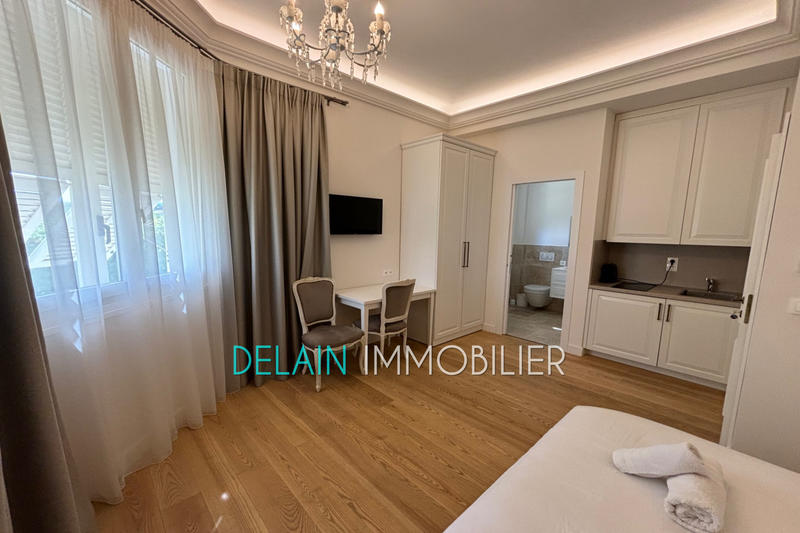 Villa - 220 m² - 11 pièces