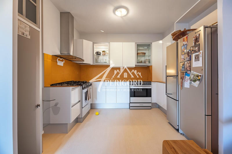 Maison - 288 m² - 8 pièces