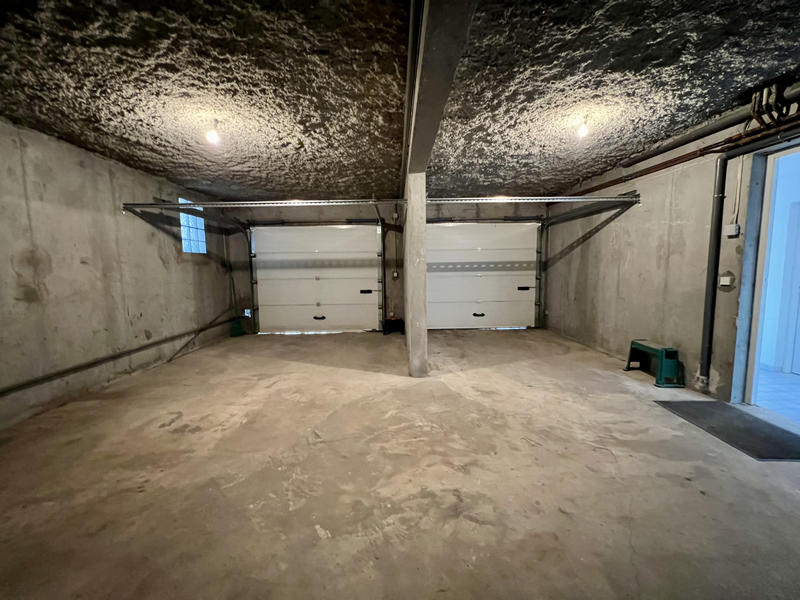 Maison - 248 m² - 7 pièces