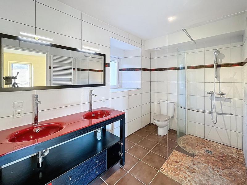 Maison - 180 m² - 7 pièces