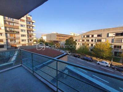 Appartement - 100 m² - 4 pièces