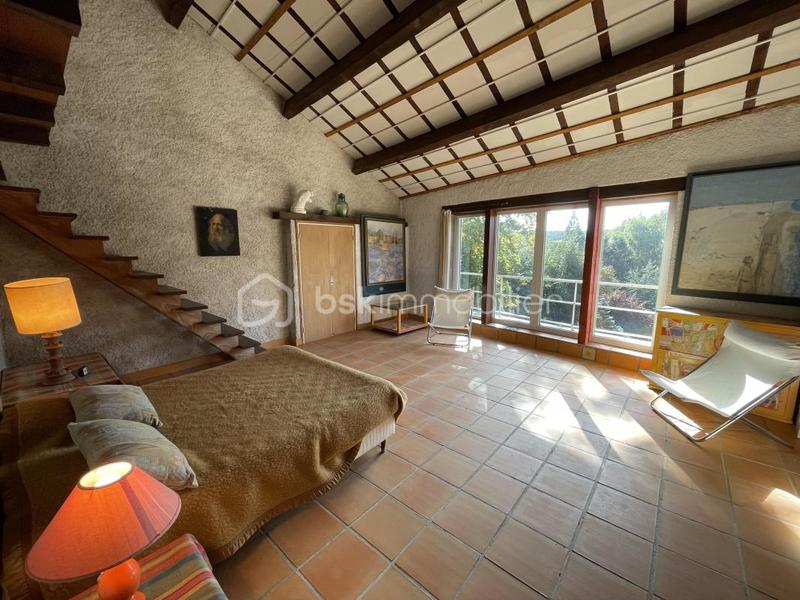 Maison en pierre - 366 m² - 6 pièces