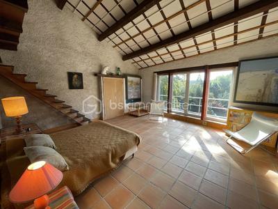 Maison en pierre - 366 m² - 6 pièces