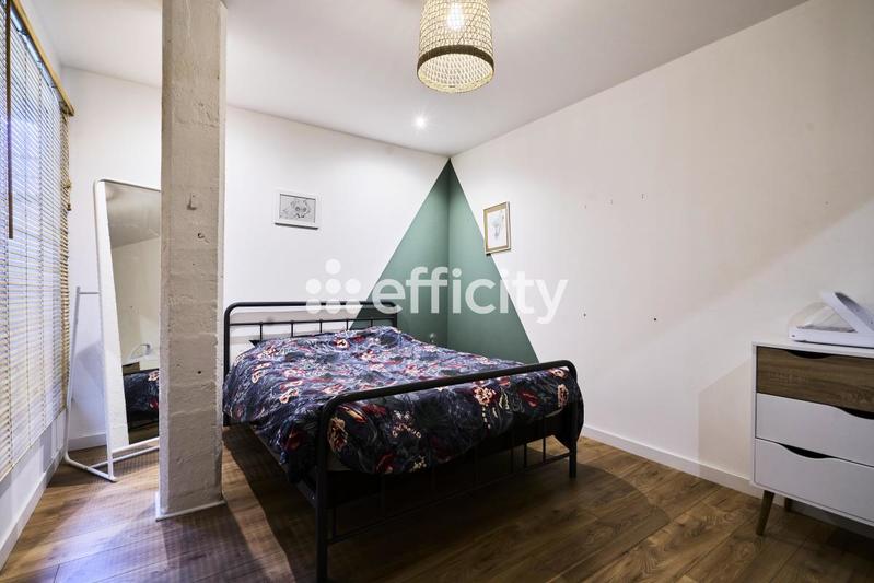 Loft - 243 m² - 4 pièces