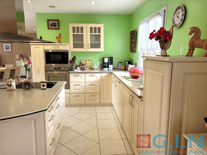 Maison - 235 m² - 8 pièces