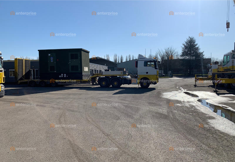 Entrepôt - 1 150 m²