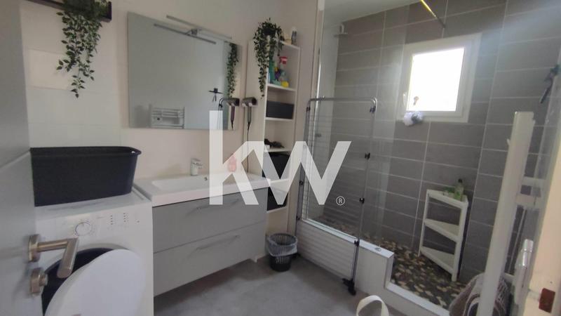 Maison - 180 m² - 7 pièces