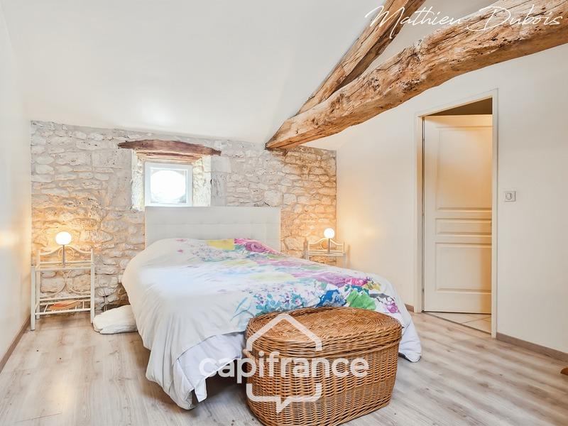 Propriété - 248 m² - 7 pièces