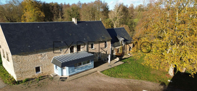 Maison - 230 m² - 9 pièces