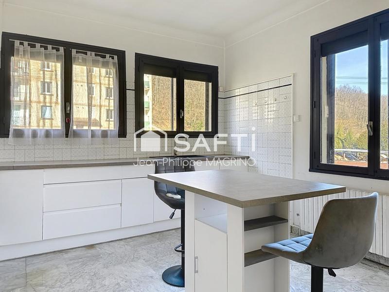 Maison - 107 m² - 5 pièces