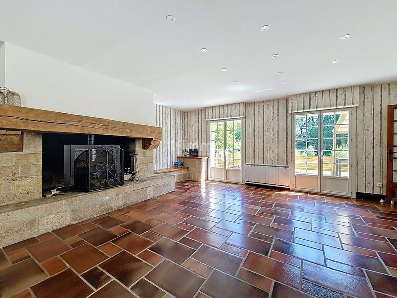 Propriété - 234 m² - 8 pièces