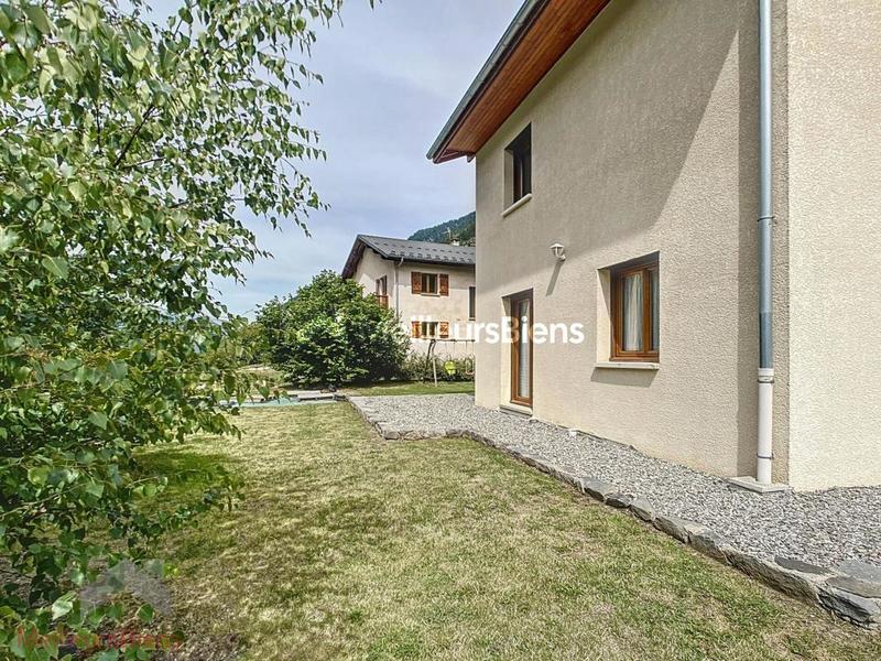 Maison - 110 m² - 4 pièces