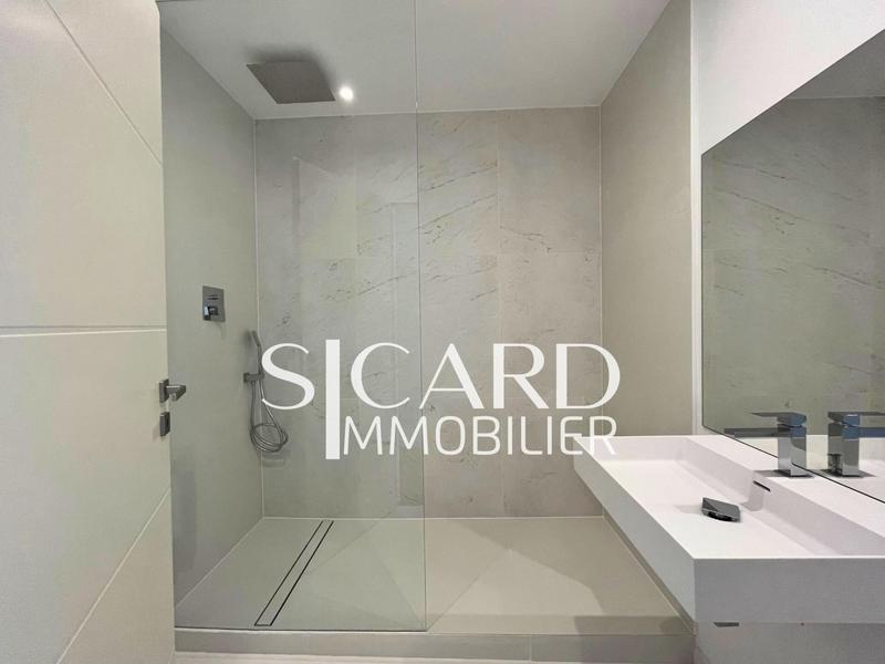 Appartement - 94 m² - 4 pièces