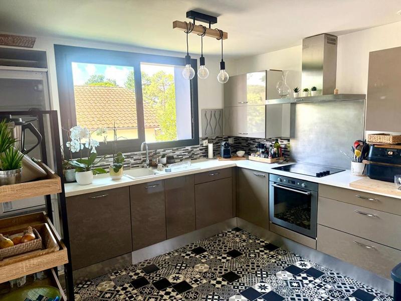 Maison - 185 m² - 8 pièces