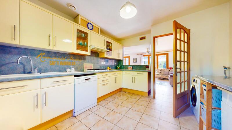 Maison - 165 m² - 8 pièces