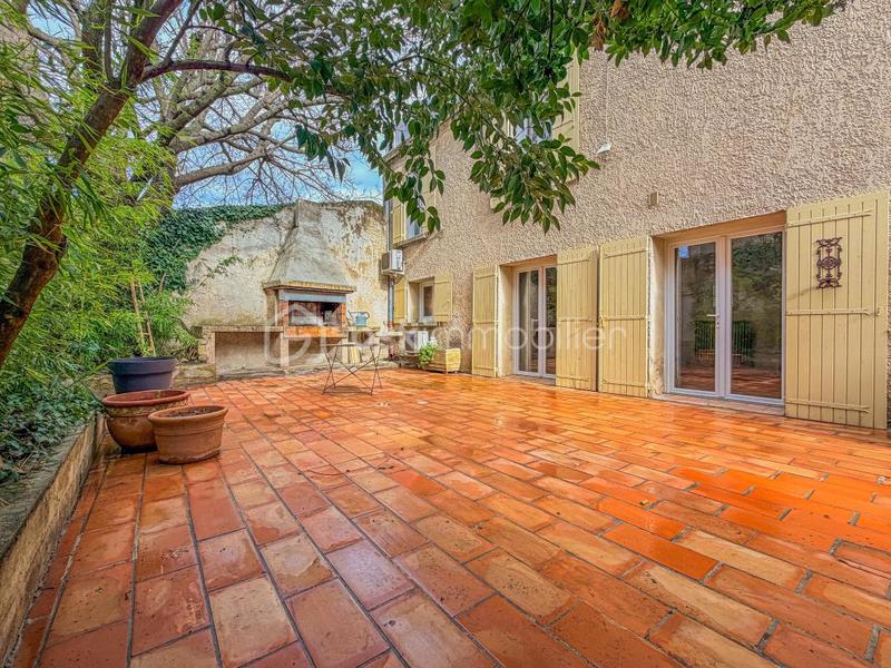 Maison ancienne - 226 m² - 8 pièces