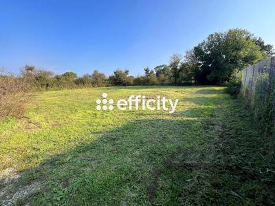 Terrain constructible - 839 m²