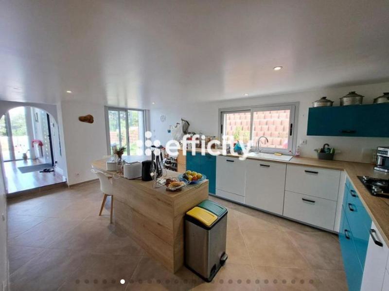 Maison - 203 m² - 6 pièces