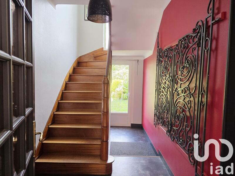 Maison - 252 m² - 11 pièces