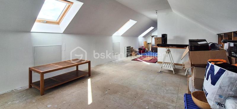 Demeure - 268 m² - 9 pièces