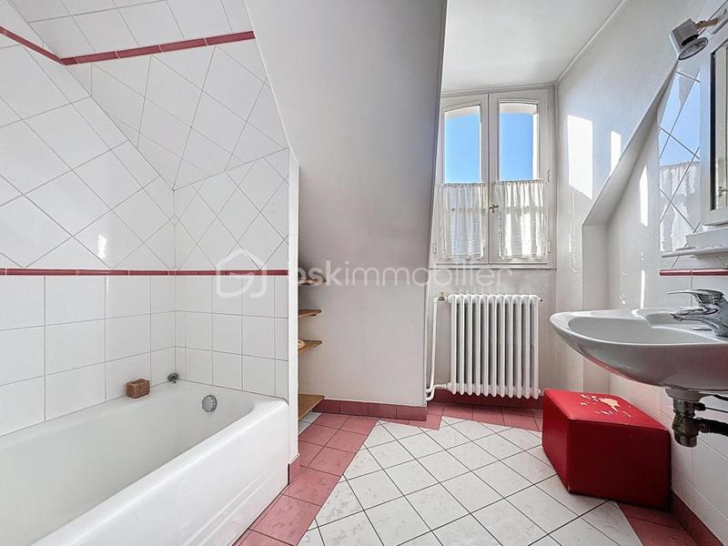Maison de ville - 214 m² - 9 pièces