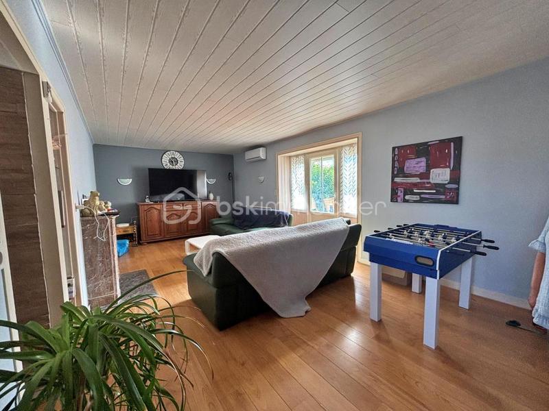 Maison - 233 m² - 8 pièces