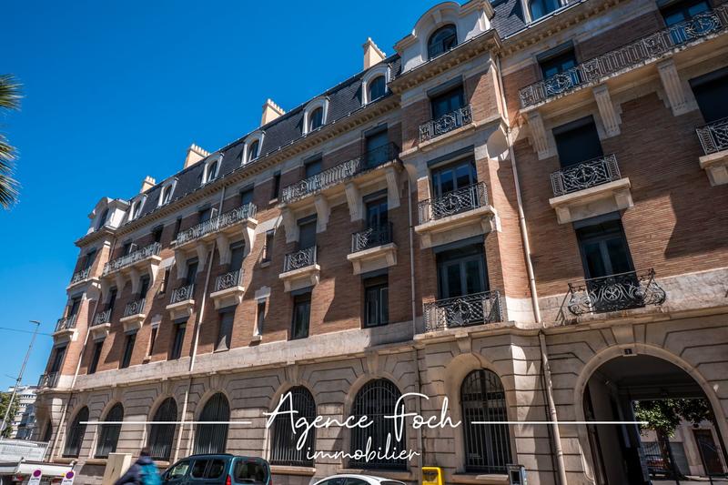 Appartement - 205 m² - 8 pièces