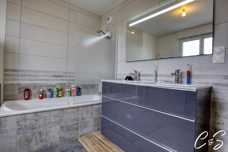 Maison - 131 m² - 6 pièces