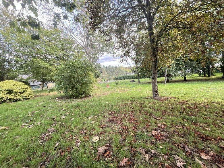 Maison traditionnelle - 211 m² - 7 pièces