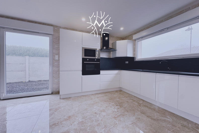 Maison - 94 m² - 4 pièces