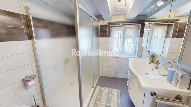 Maison - 700 m² - 6 pièces