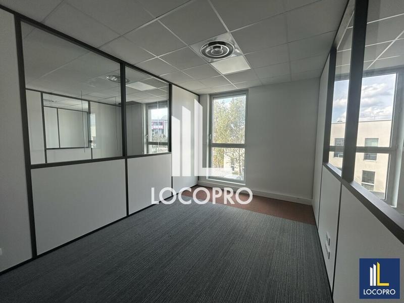 Bureau - 1 272 m²
