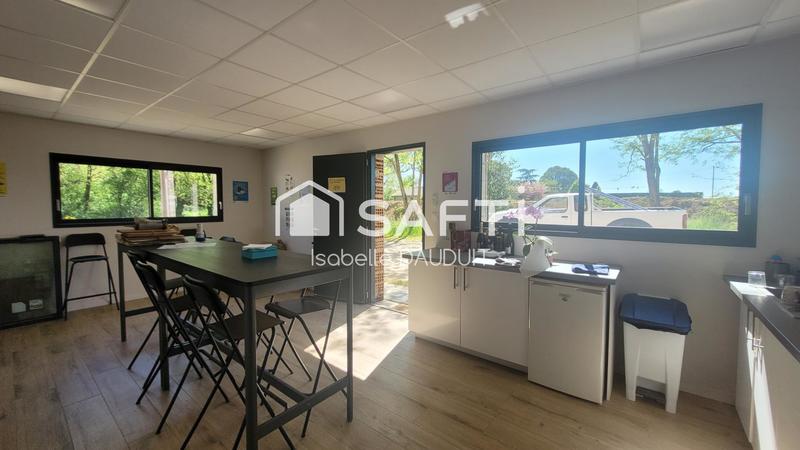 Local commercial - 1 160 m² - 12 pièces