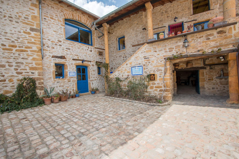 Maison - 208 m² - 8 pièces