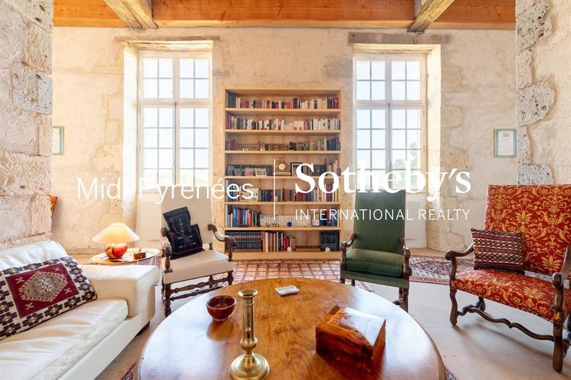 Château - 410 m² - 12 pièces