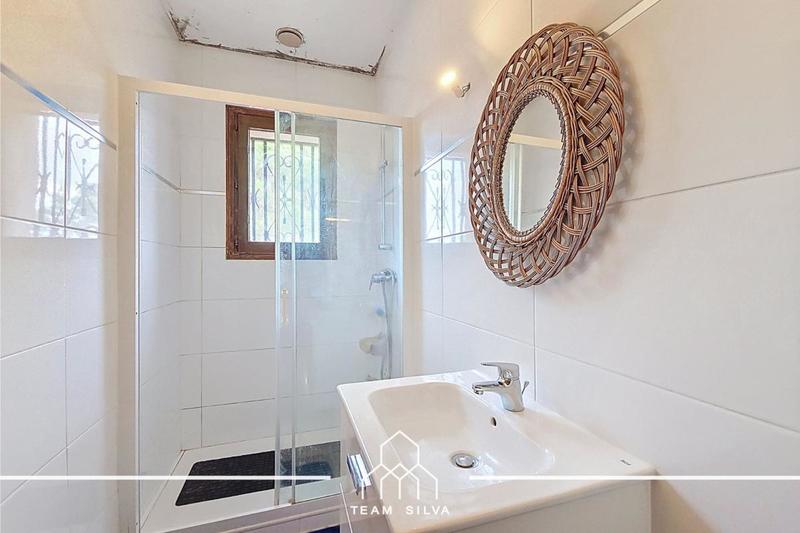 Pavillon - 220 m² - 7 pièces