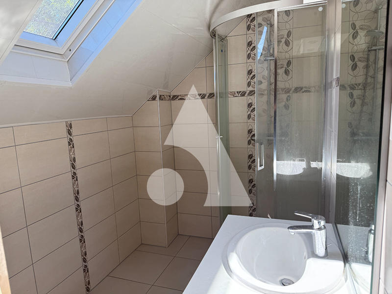 Maison - 102 m² - 6 pièces