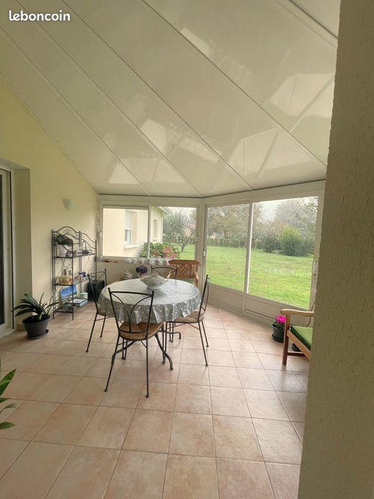 Maison - 221 m² - 8 pièces