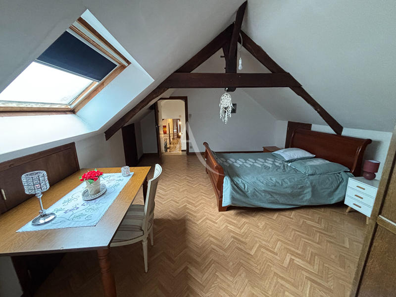 Maison - 229 m² - 9 pièces