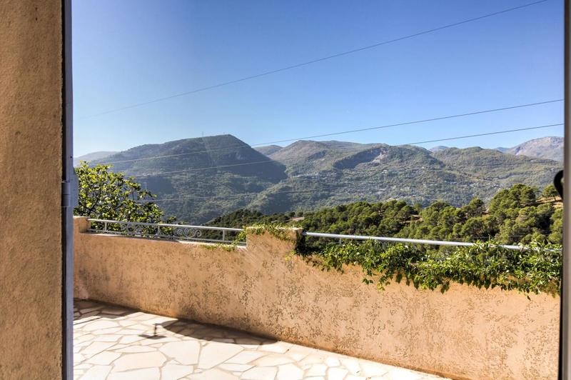 Maison - 90 m² - 3 pièces