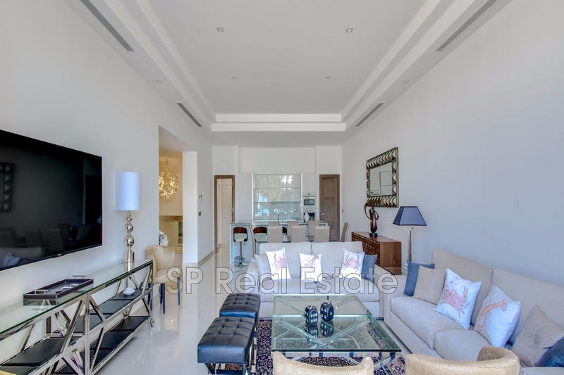 Appartement - 215 m² - 5 pièces