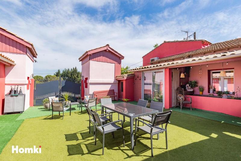 Maison - 250 m² - 8 pièces